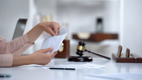 Як поділити автомобіль після розлучення: що робити, якщо авто оформлене на чоловіка/дружину